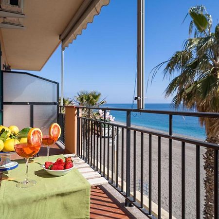 Loft Balcone Sul Mare Διαμέρισμα Letojanni Εξωτερικό φωτογραφία