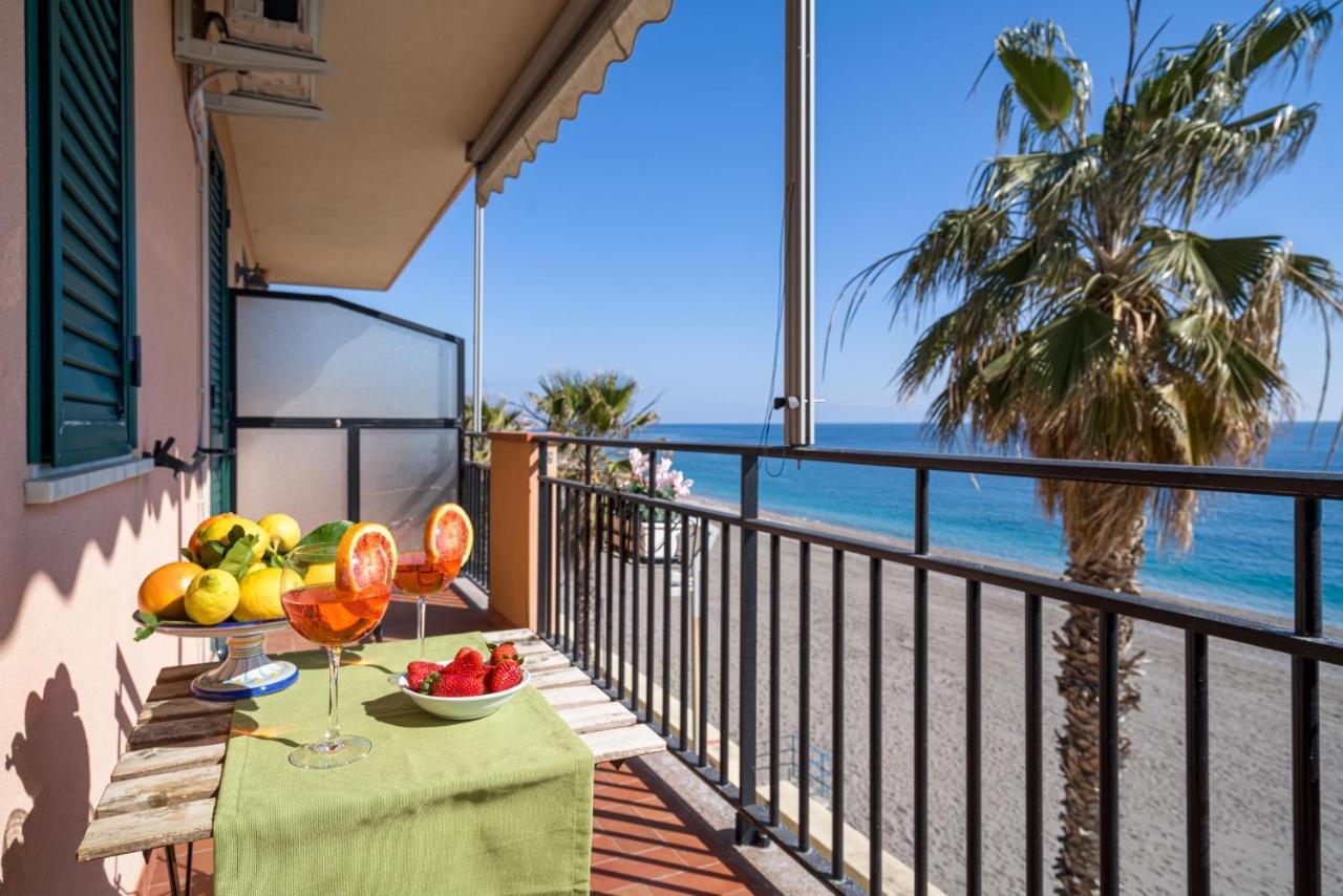 Loft Balcone Sul Mare Διαμέρισμα Letojanni Εξωτερικό φωτογραφία