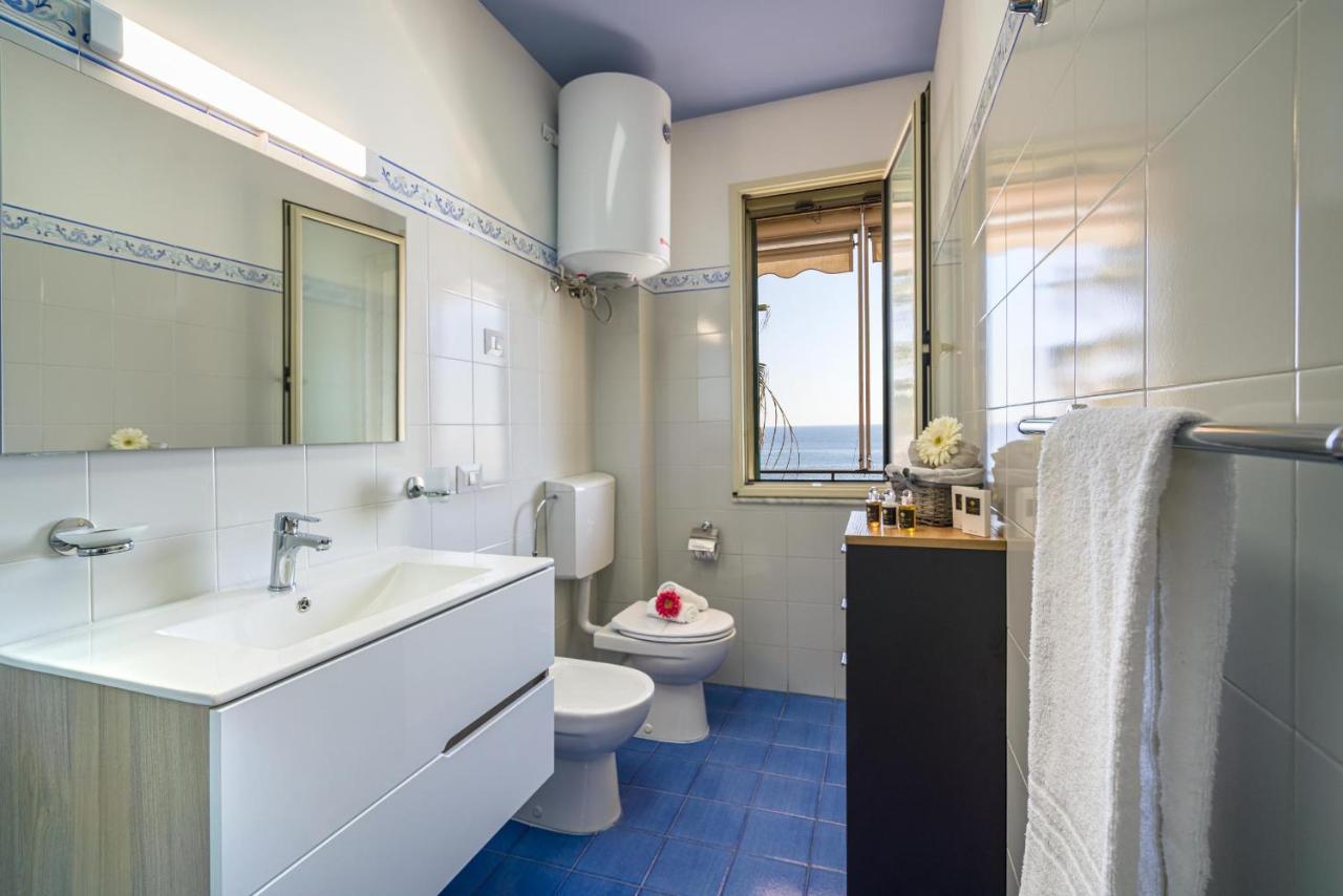 Loft Balcone Sul Mare Διαμέρισμα Letojanni Εξωτερικό φωτογραφία