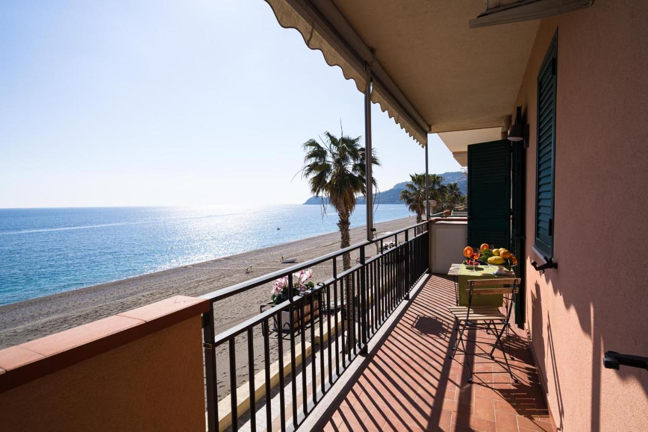 Loft Balcone Sul Mare Διαμέρισμα Letojanni Εξωτερικό φωτογραφία