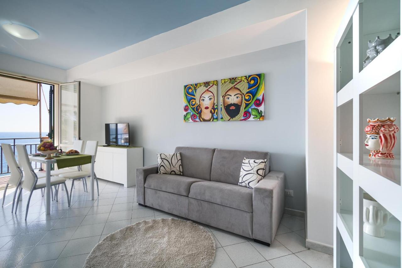 Loft Balcone Sul Mare Διαμέρισμα Letojanni Εξωτερικό φωτογραφία